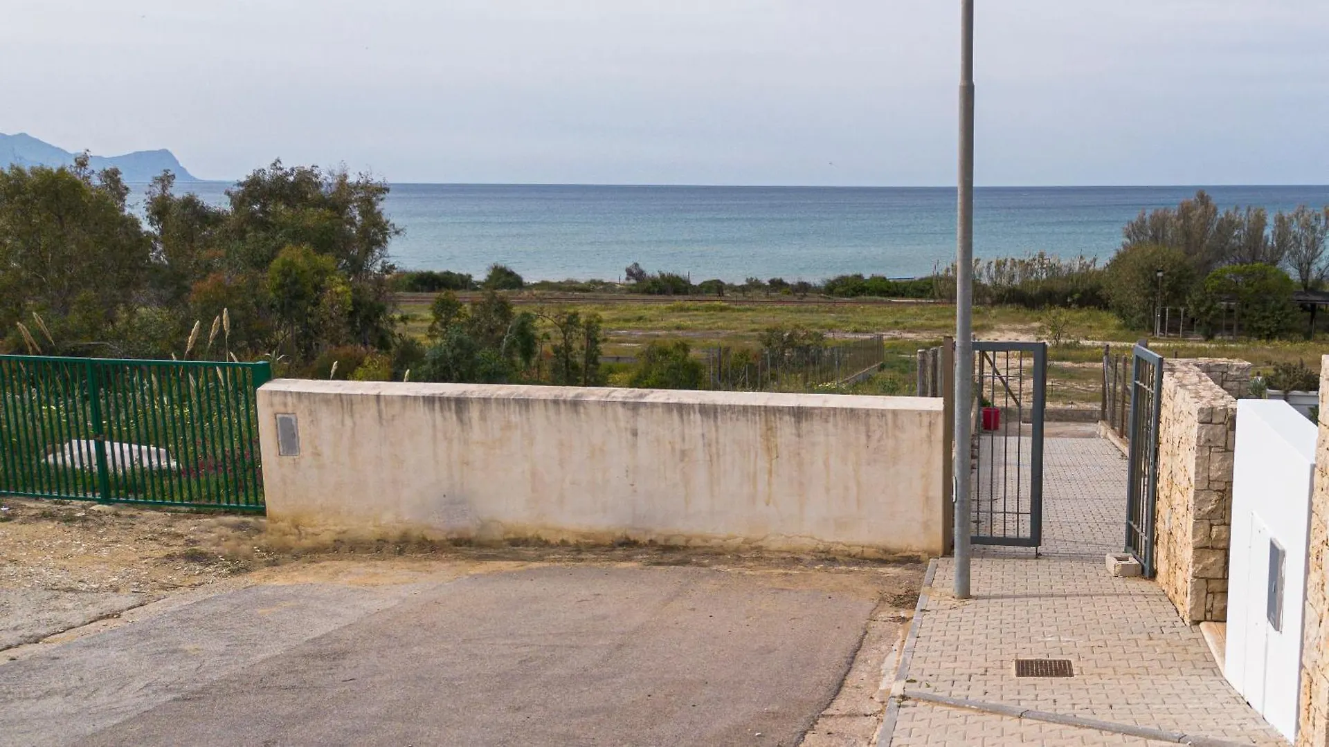 Exclusive Palm House Near The Beach ألكامو فيلة