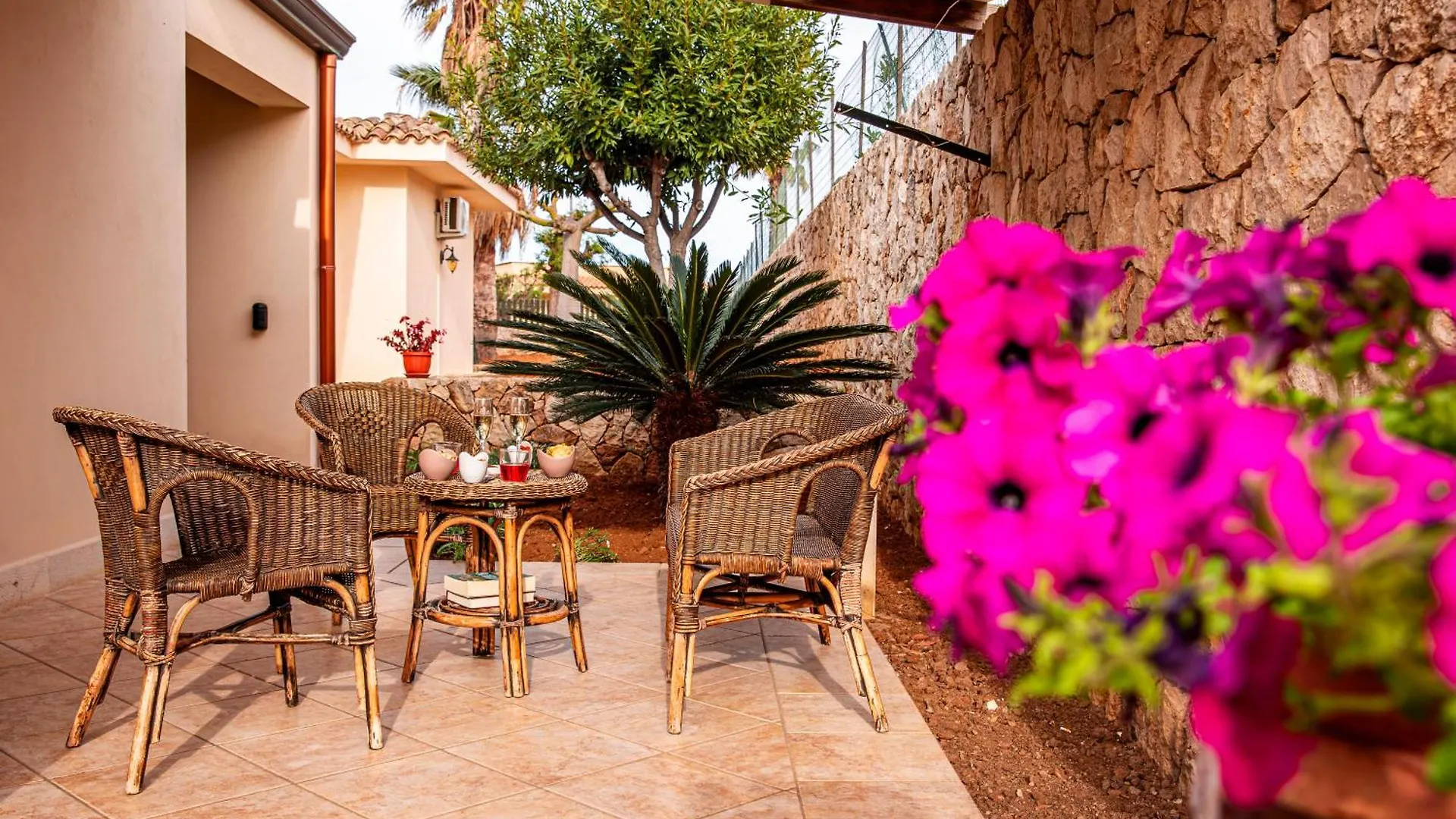 Exclusive Palm House Near The Beach ألكامو 0*,